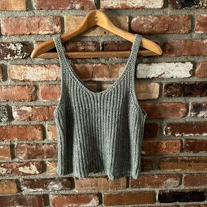 Moon & Madison Olive Green Crochet V-Neck Cropped Tank Size Large